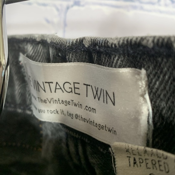 Levi’s Women’s Vintage 550 Relaxed Fit Tapered Leg Washed Black Size S Short - Picture 5 of 6